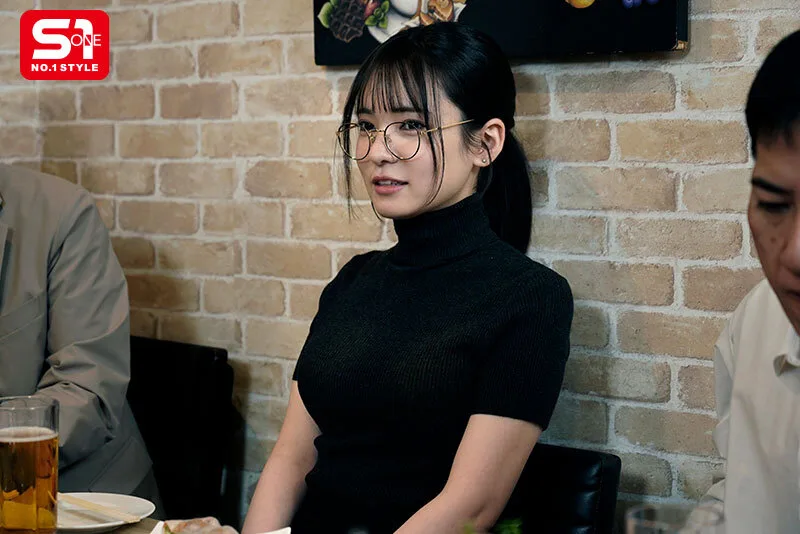 大人しい新入女子社員を一泊出張に同行させ相部屋に連れ込むと…まさかのド淫乱メスに変身して精液透明になるまで絞りヌカれた… 乃坂ひより サンプル画像2
