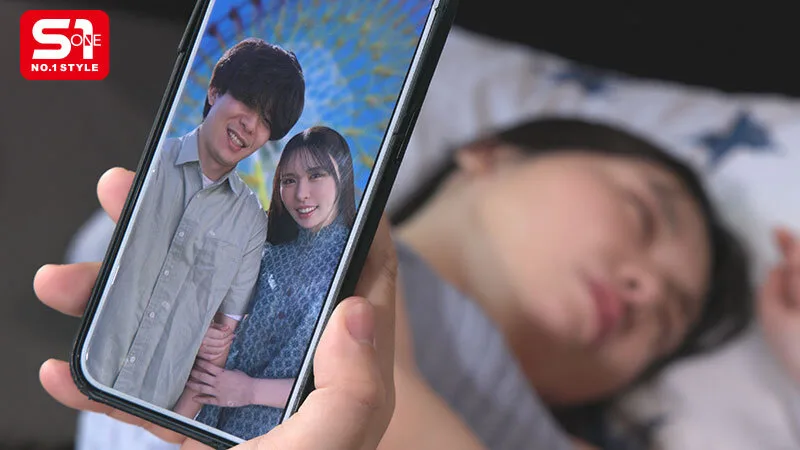 浮気したい彼女と寝取られたい彼氏の需要と供給が完全合致!!他人棒ズボズボま●こ見せつけられて鬱ジコリNTR 黒島玲衣 サンプル画像3