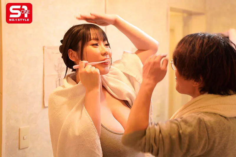 平日午後3時。私は「妻」を脱ぎ捨てた。際どいマッサージは不倫になりますか? みなみ羽琉 サンプル画像2