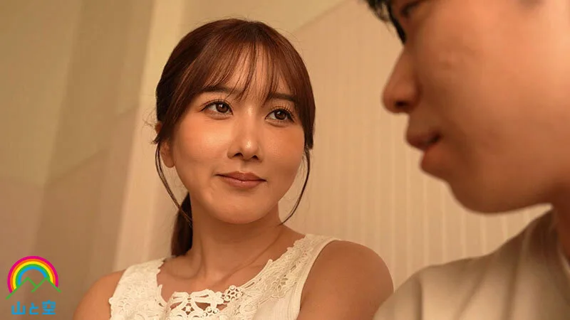 留守中の彼女の代りに家事手伝いに来てくれた彼女のお姉さんがエロ尻誘惑してくるので堪らず… 大槻ひびき サンプル画像1