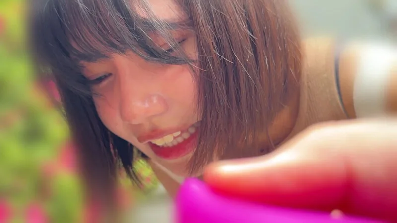人妻リモバイ羞恥 野外デートでガクブルしながら何度も公然わいせつイキする奥様 梅田みなみ サンプル画像1