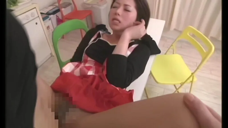 【AIリマスター版】駄目だと分かっていても夫以外の男に欲情するパンスト美人妻 サンプル画像20
