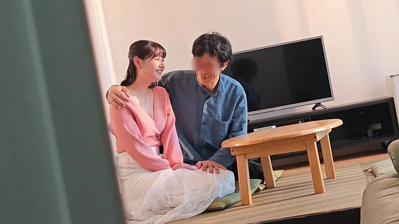 サッカー番組で大人気!同じテレビ局で働く幼馴染のキャスターが週刊誌にすっぱ抜かれた!僕が最初に好きだったのに(BSS)、実はサッカー選手やプロデューサーと誰とでも寝るただのヤリマンで、、、 静河 サンプル画像4