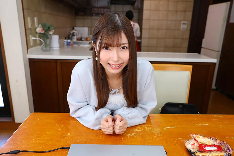 【VR】【8K VR】「お姉ちゃんのこと忘れて私のおま〇この事だけ考えて?」彼女の妹に囁き淫語で誘惑され何回も中出しさせてくる小悪魔妹 みゆ サンプル画像4