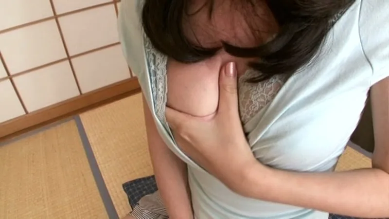 近親相姦 義息のパンツでオナニーする淫乱義母 長谷川美紅 サンプル画像3