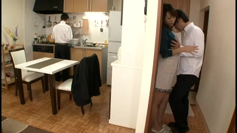 近親［無言］相姦 隣にお父さんがいるのよ… 堀口奈津美 サンプル画像1