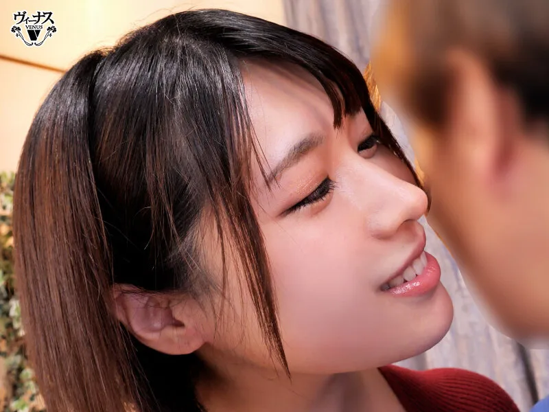 「見つめすぎ！そんなに私のおっぱい気になるの？」巨乳の叔母が僕を誘惑する耳元の囁きと密着セックス 白雪美月 サンプル画像4